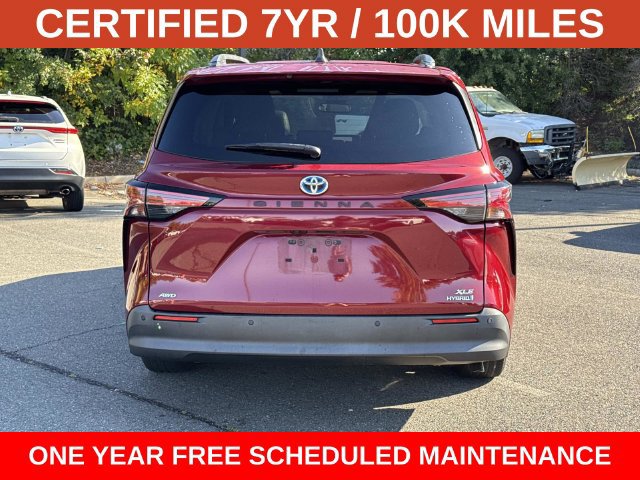 Used 2022 Toyota Sienna XLE AWD/4WD image 3