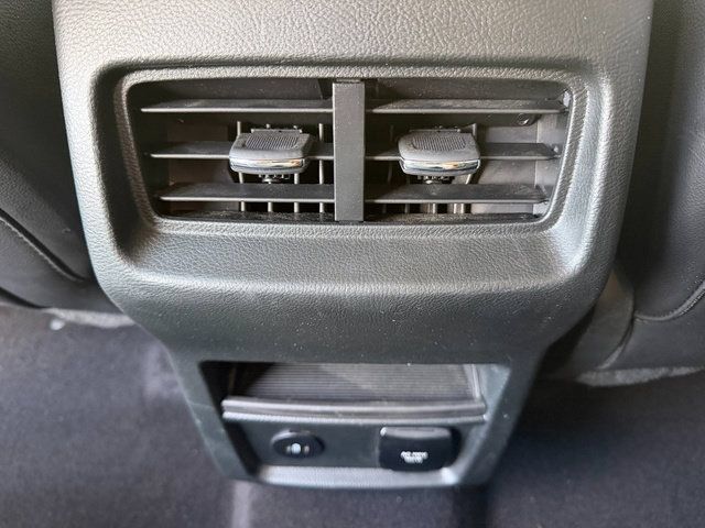 Used 2024 Ford Edge SEL w/ Convenience Package AWD/4WD image 19