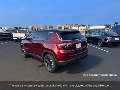 Used 2022 Jeep Compass Limited w/ Sun and Sound Group AWD/4WD image 3