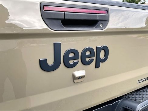 Used 2020 Jeep Gladiator Sport AWD/4WD image 31