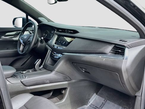 Used 2025 Cadillac XT5 Premium Luxury w/ LPO, Floor Liner Package AWD/4WD image 31