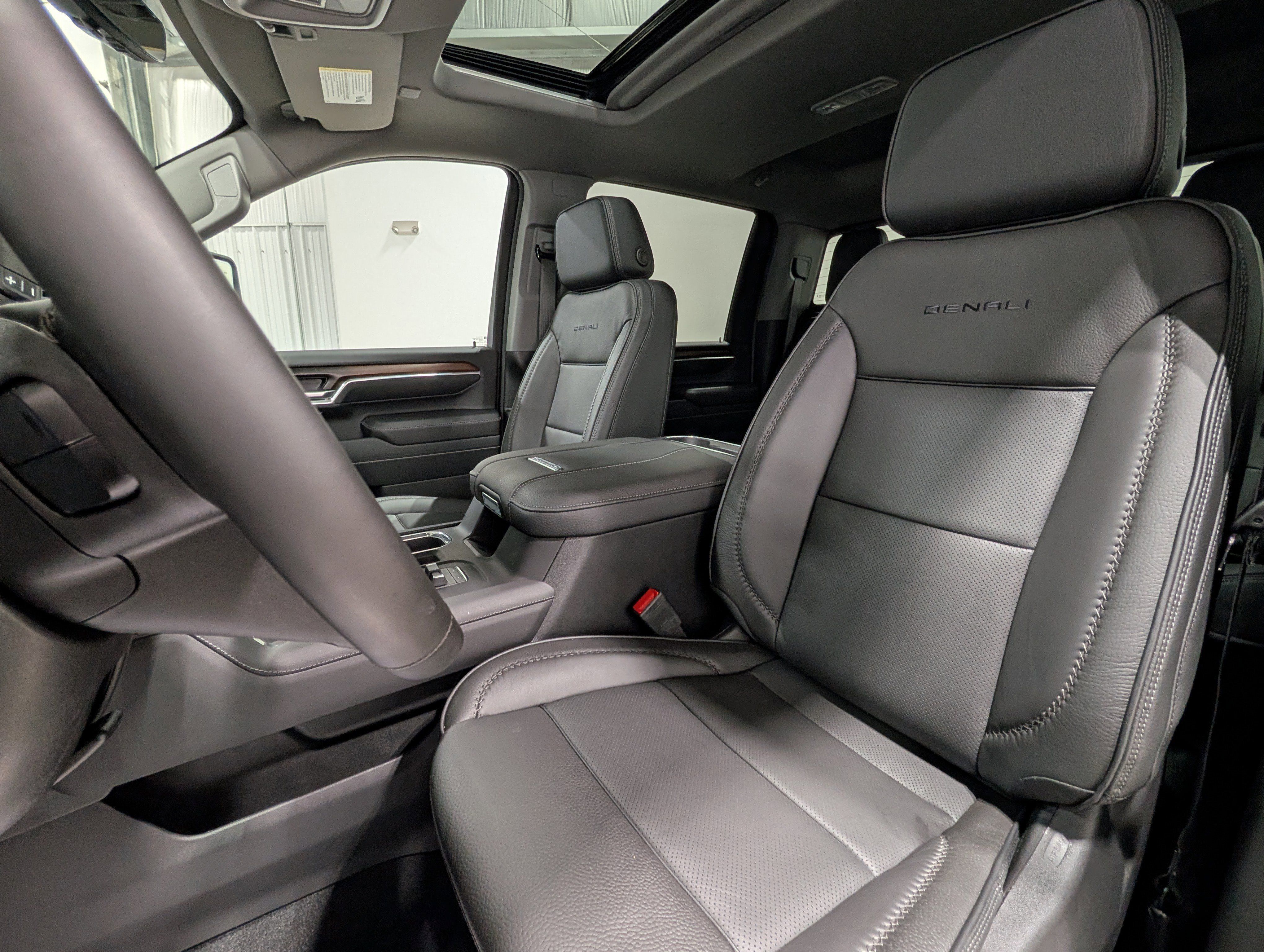 Used 2026 GMC Sierra 3500 Denali w/ Denali Reserve Package AWD/4WD image 17