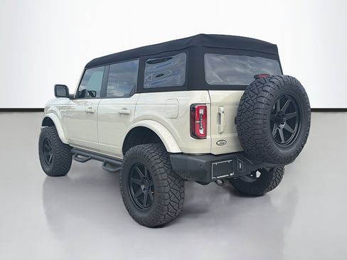 Used 2025 Ford Bronco Outer Banks AWD/4WD image 3