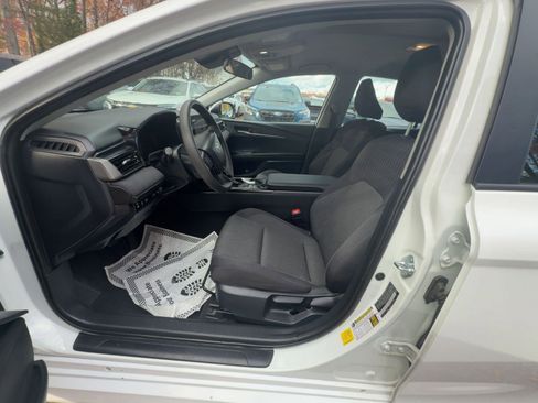 Used 2025 Toyota Camry LE image 27
