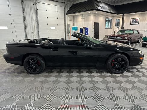 Used 2002 Chevrolet Camaro Z28 RWD image 12