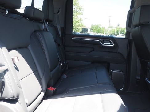 Used 2026 GMC Sierra 3500 Denali w/ Technology Package AWD/4WD image 19