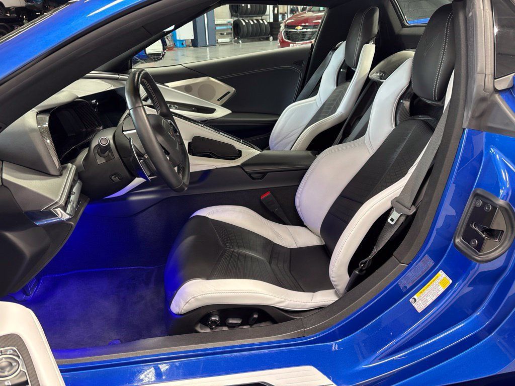 Used 2020 Chevrolet Corvette Stingray Preferred Conv w/ 2LT Preferred Equipment Group RWD image 9