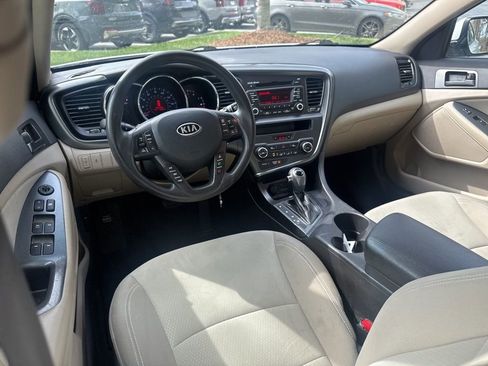Used 2012 Kia Optima LX w/ Convenience Pkg image 2