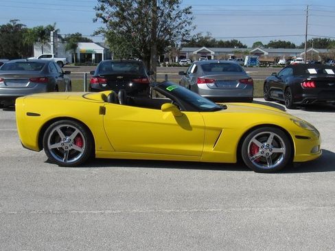Used 2007 Chevrolet Corvette Convertible w/ Preferred Equipment Group image 3