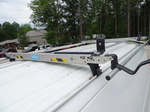 Used 2019 GMC Savana 3500 Extended w/ Driver Convenience Package image 10