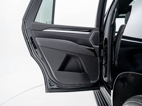 Used 2025 Cadillac Escalade Sport w/ Touring Package image 39