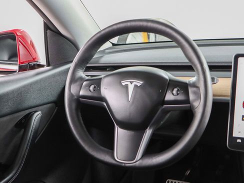 Used 2021 Tesla Model Y Long Range image 11