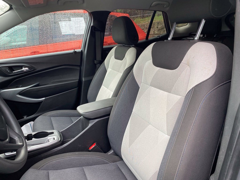 Used 2025 Chevrolet Trax LS w/ LS Convenience Package FWD image 8