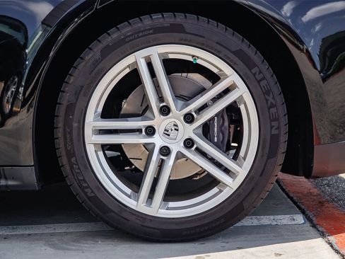 Used 2025 Porsche Panamera 4 image 8