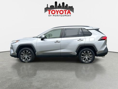 Used 2022 Toyota RAV4 XLE Premium image 6