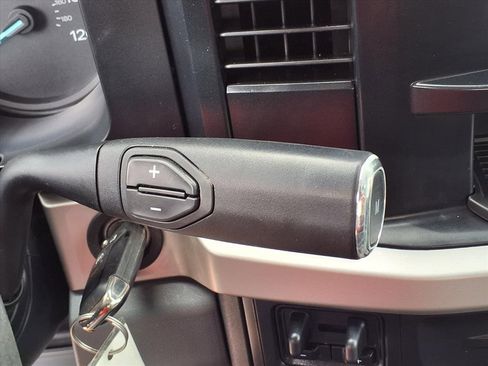 Used 2023 Ford F350 XLT image 30
