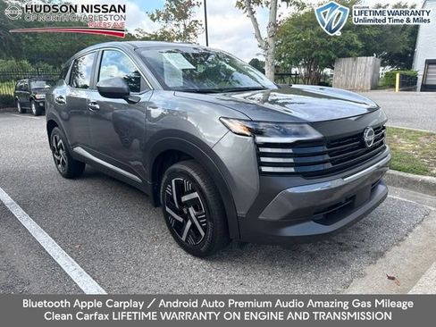 Used 2025 Nissan Kicks SV FWD image 1