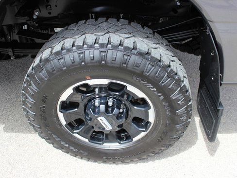Used 2025 Ford F350 Lariat w/ Lariat Ultimate Package AWD/4WD image 4