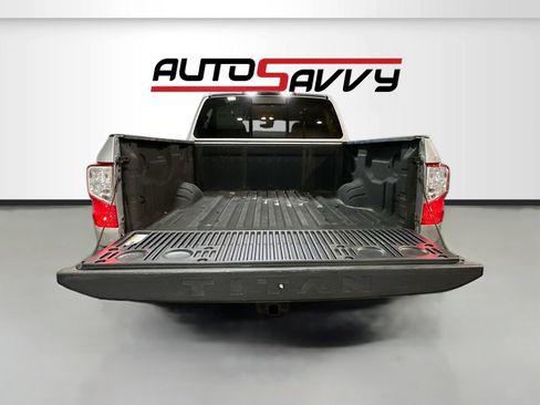 Used 2019 Nissan Titan PRO-4X AWD/4WD image 25