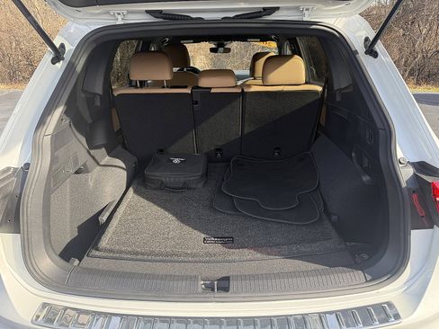 Used 2023 Volkswagen Tiguan SE image 15