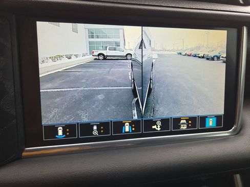 Used 2021 GMC Yukon XL Denali w/ Denali Premium Package image 51