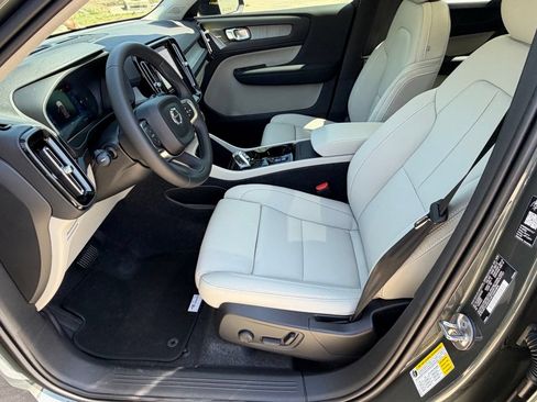 New 2026 Volvo XC40 B5 Ultra w/ Protection Package Premier AWD/4WD image 19
