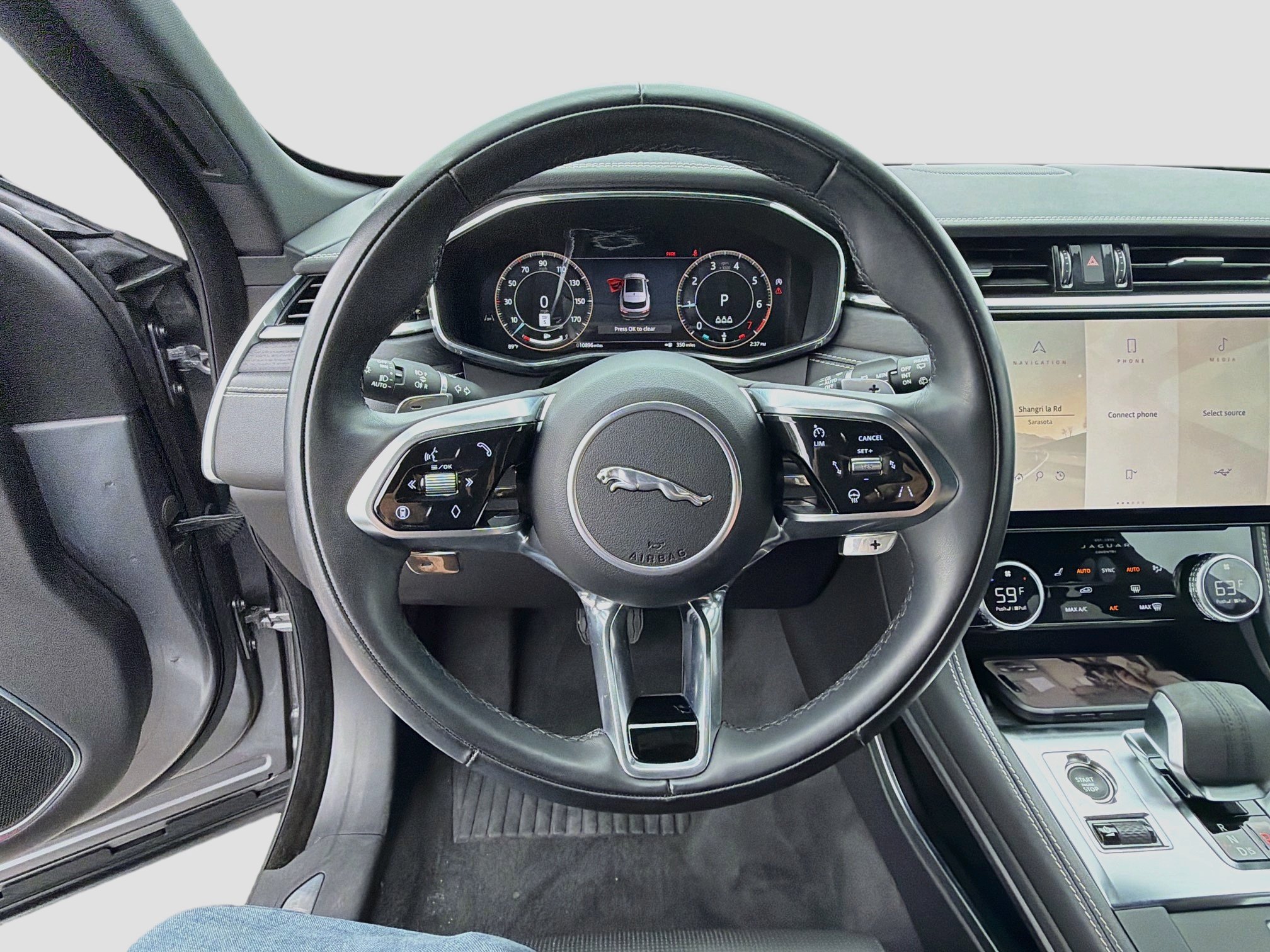 Used 2026 Jaguar F-PACE R-Dynamic S AWD/4WD image 39