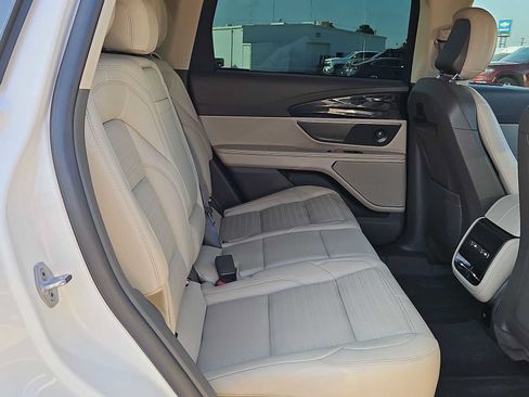 Used 2024 Lincoln Nautilus Reserve w/ Equipment Group 202A AWD/4WD image 17