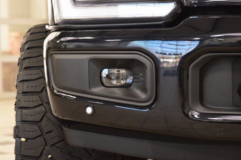 Used 2023 Ford F250 Lariat w/ Lariat Ultimate Package AWD/4WD image 12