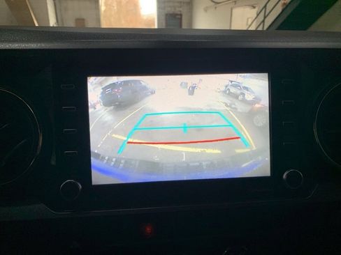 Used 2020 Toyota Tacoma TRD Sport image 21