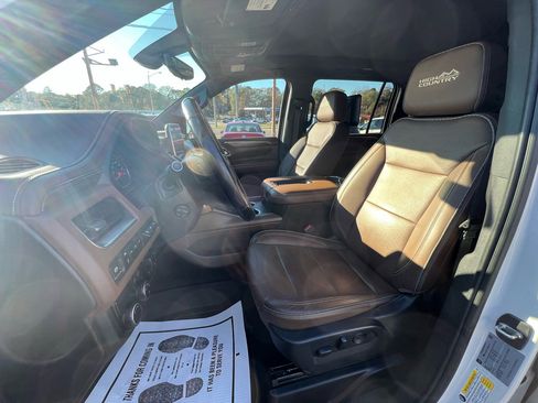 Used 2021 Chevrolet Suburban High Country w/ Premium Package image 24