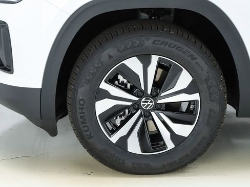 New 2026 Volkswagen Atlas Cross Sport SE image 5