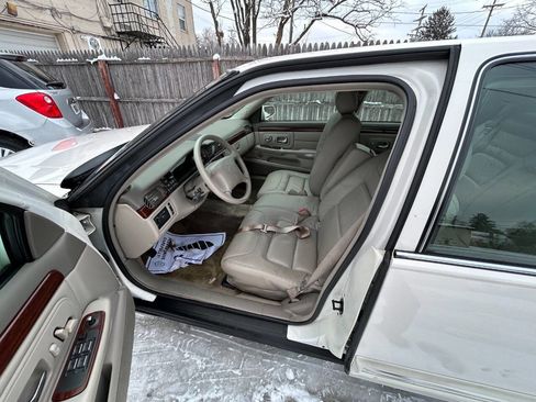 Used 1999 Cadillac De Ville Base 4dr Sedan image 6