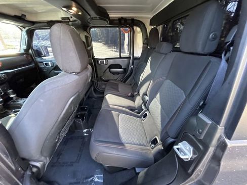 Used 2023 Jeep Gladiator Mojave w/ Cold Weather Group image 13