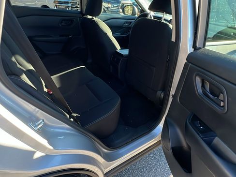 Used 2024 Nissan Rogue S image 21