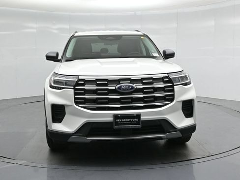 New 2026 Ford Explorer Active RWD image 21