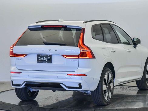 Certified 2025 Volvo XC60 T8 Plus w/ Protection Package Premier image 5