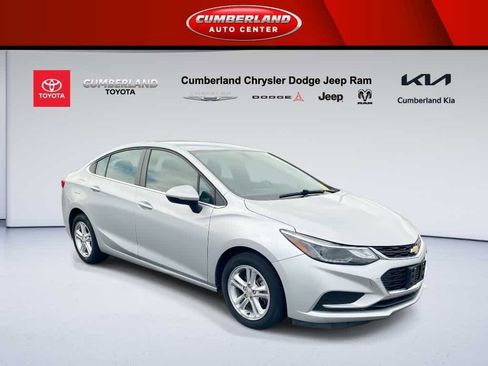 Used 2017 Chevrolet Cruze LT image 1