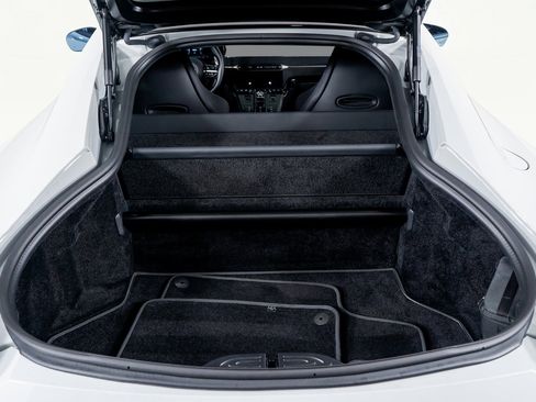 Used 2025 Aston Martin V8 Vantage Coupe image 25