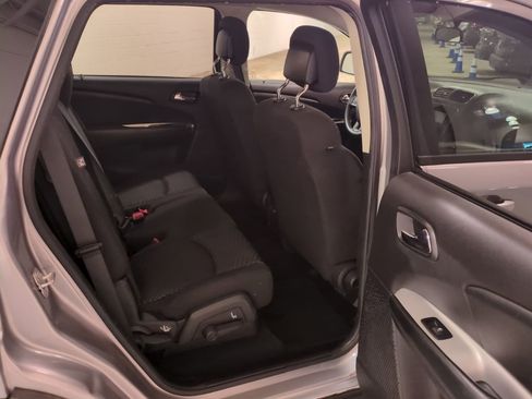 Used 2017 Dodge Journey SXT image 12