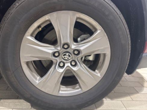 Certified 2023 Toyota RAV4 XLE w/ Convenience Package image 40