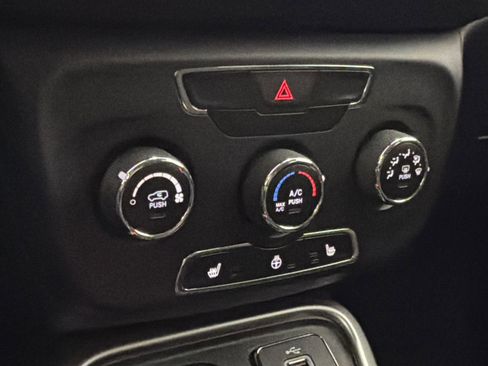 Used 2018 Jeep Compass Sport w/ Cold Weather Group image 24