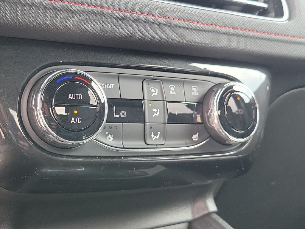Used 2025 Chevrolet TrailBlazer RS w/ Convenience Package AWD/4WD image 21