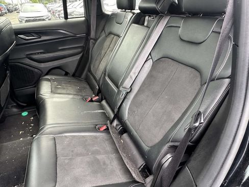 Used 2024 Jeep Grand Cherokee Altitude AWD/4WD image 10