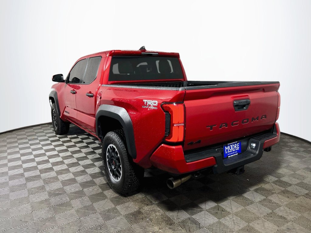 Certified 2025 Toyota Tacoma TRD Off-Road AWD/4WD image 5