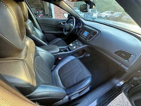 Used 2016 Chrysler 200 S w/ Comfort Group FWD image 11