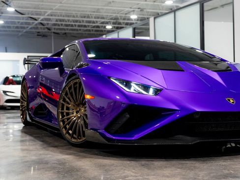 Used 2021 Lamborghini Huracan EVO RWD image 7