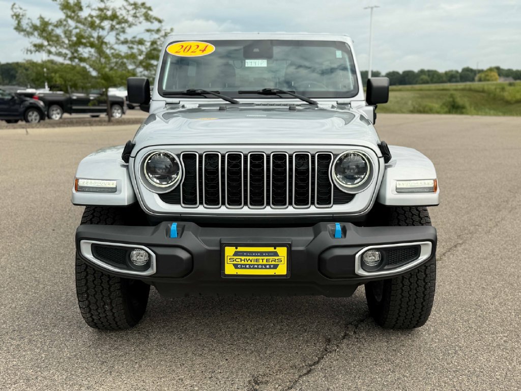 Used 2024 Jeep Wrangler Unlimited Sahara AWD/4WD image 2