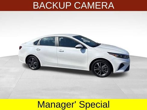 Used 2023 Kia Forte LXS w/ LXS Technology Package FWD image 8