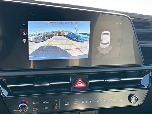 Certified 2025 Kia Niro EX Touring image 14